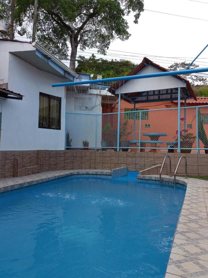 Hotel La Uvita Puerto Limon Kültér fotó