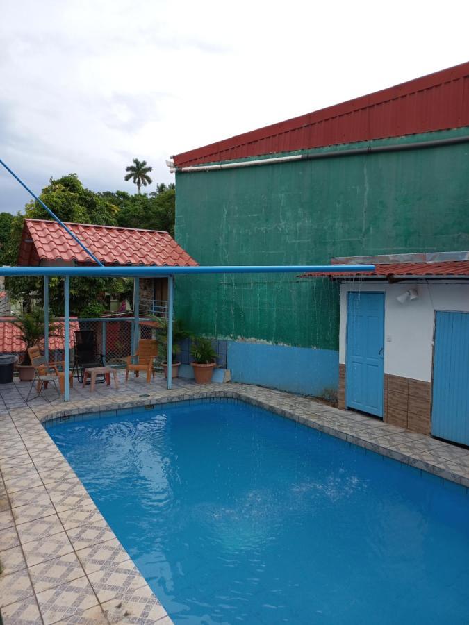 Hotel La Uvita Puerto Limon Kültér fotó
