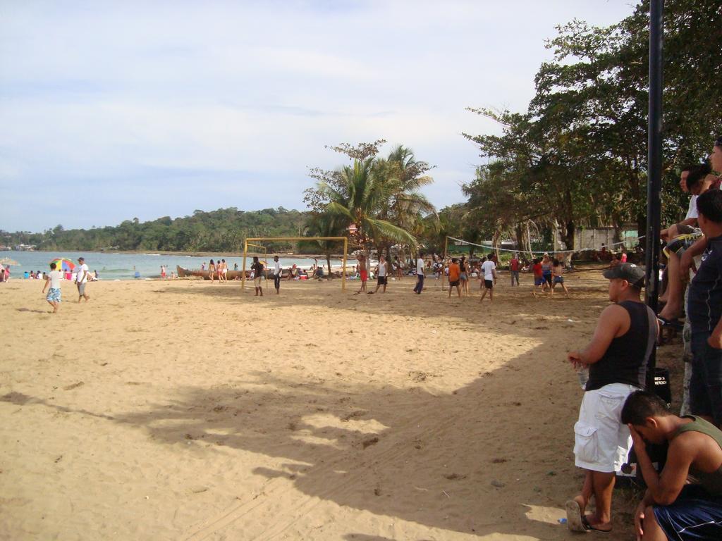 Hotel La Uvita Puerto Limon Kültér fotó