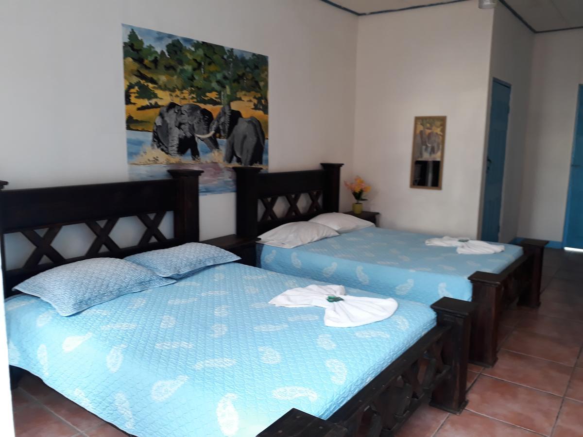 Hotel La Uvita Puerto Limon Kültér fotó